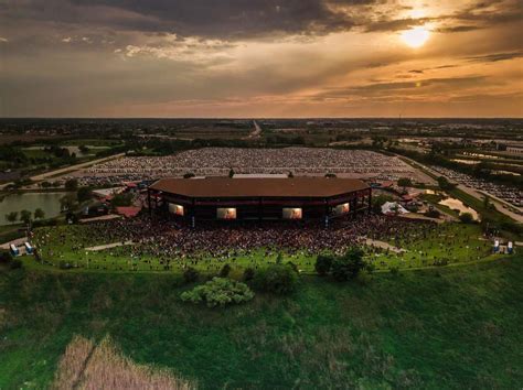 can i tailgate hollywood casino amphitheatre chicago|HOLLYWOOD CASINO AMPHITHEATRE .